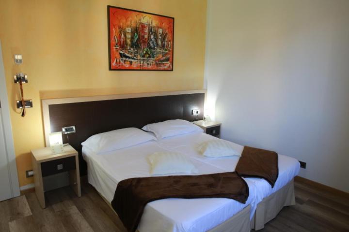 Hotel Lauro Граведона Экстерьер фото